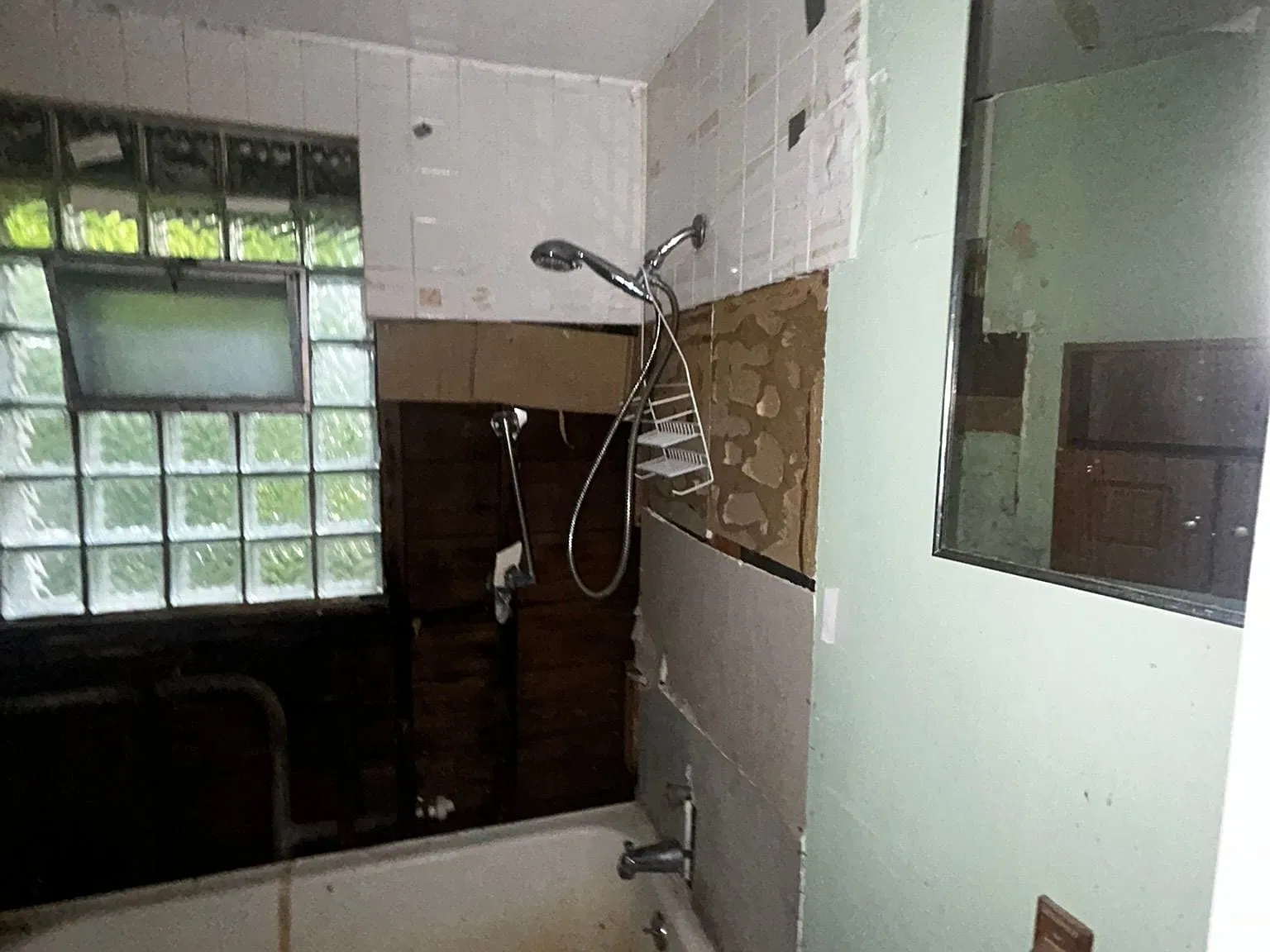 2 bed, 854 sqft, $725 — Photo 2