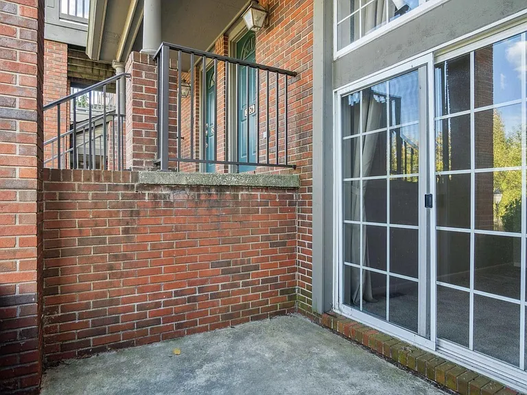 2924 Barclay Way — Photo 2