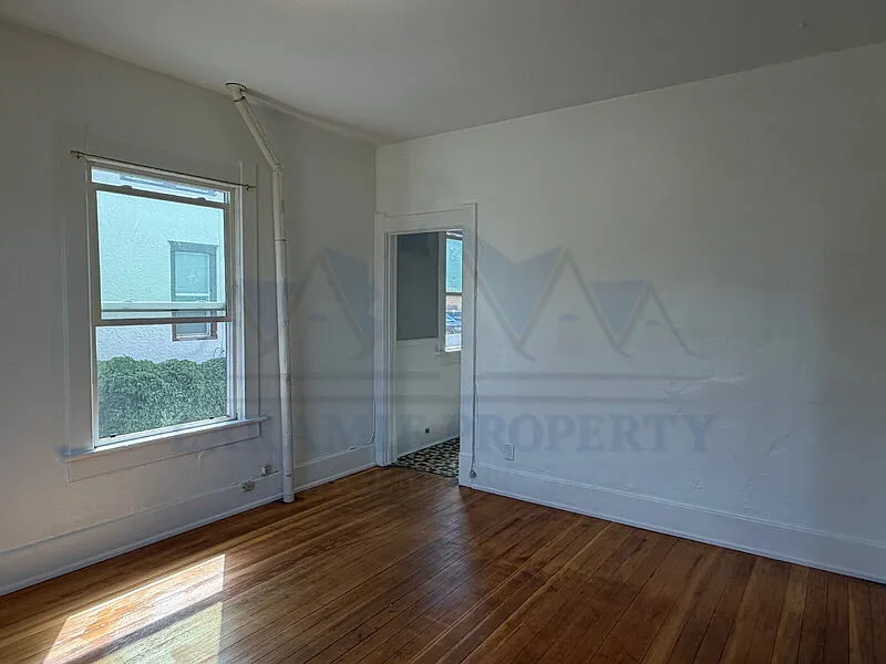 1 bed, 1.0 bath, $899 — Photo 3