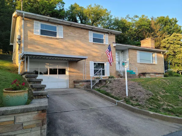 137 Beach Ln, Fairmont, WV 26554