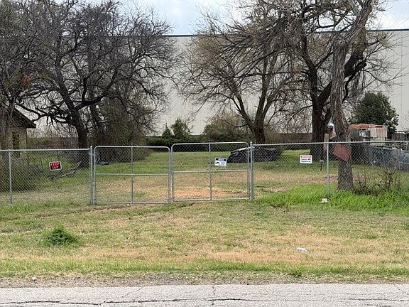 2nd image of 2736 Cedardale Rd