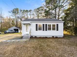 210 Savedge Ave, Wakefield, VA 23888