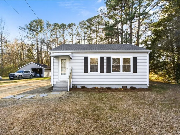 210 Savedge Ave, Wakefield, VA 23888