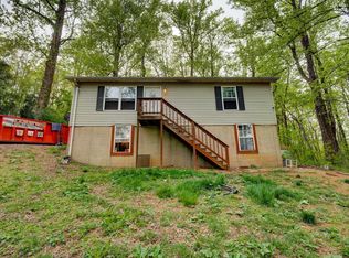 687 High Top Rd, Linden, VA 22642