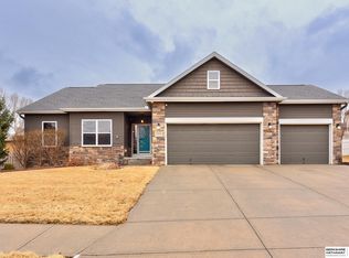 3310 Piney Creek Dr, Elkhorn, NE 68022