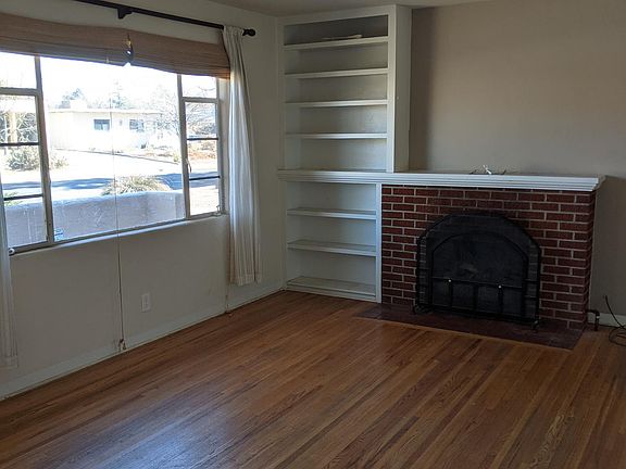 3rd image of 1719 Solano Dr NE