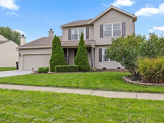 2nd image of 621 Oakdale Cir