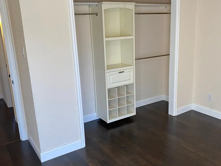 2421 Lakeview Cir — Photo 18