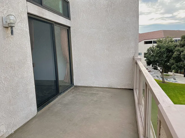 727 Island View Cir — Photo 18