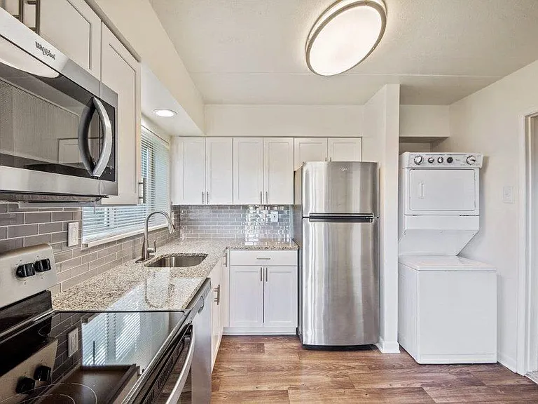 Top Field Apartment Homes — Photo 6