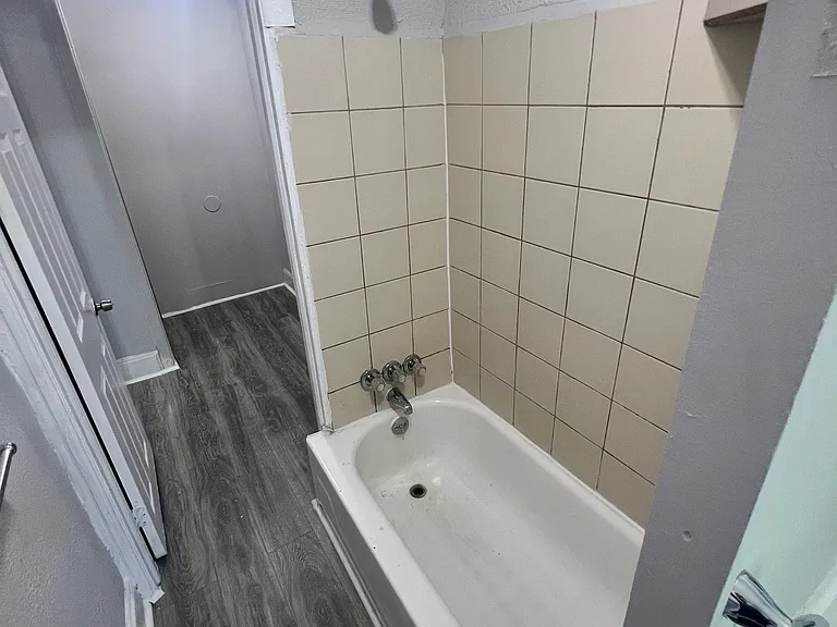 150 Home Ave #B — Photo 10
