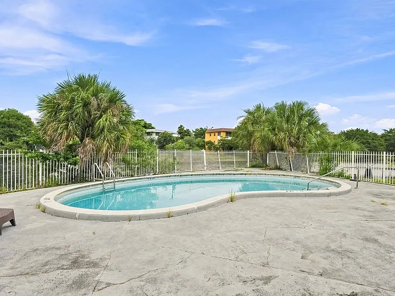 5335 NW 10th Ct #206 — Photo 13