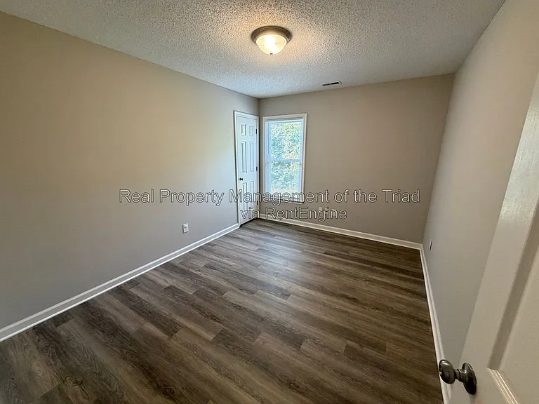 6907 Cedar Bend Ct — Photo 7