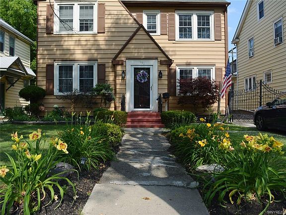2nd image of 191 Capen Blvd
