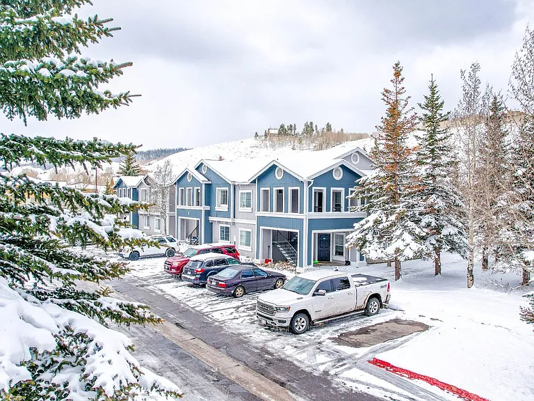 Blue River Apartments — Photo 41