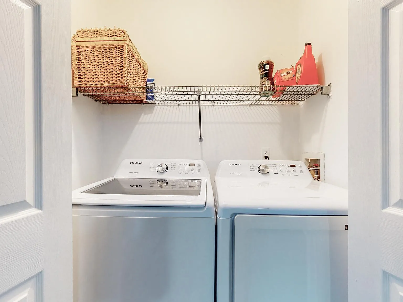 2 bed, 1.5 bath, 1249 sqft, $1,800 — Photo 3