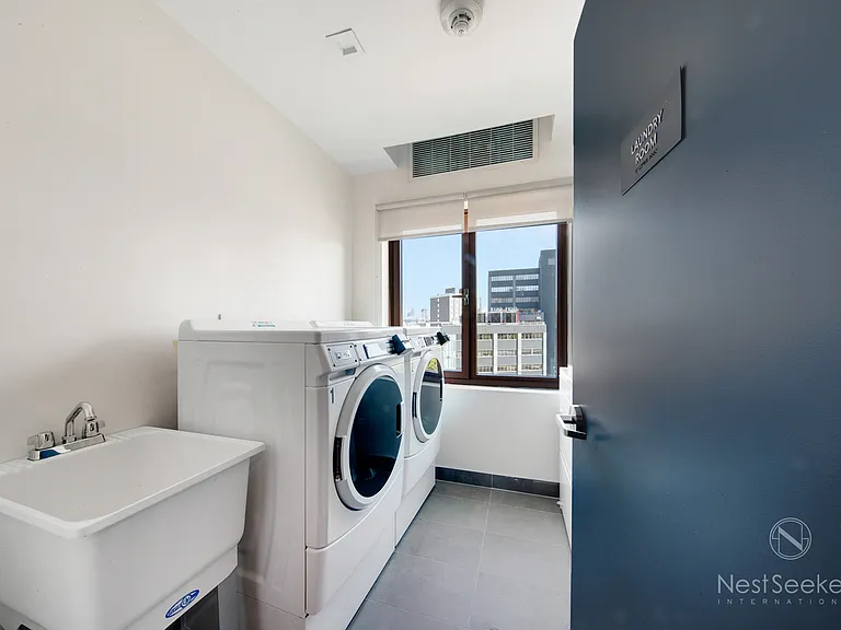 11-39 49th Ave #712 — Photo 5