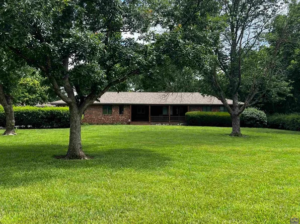 1021 NE 39th St, Topeka, KS 66617