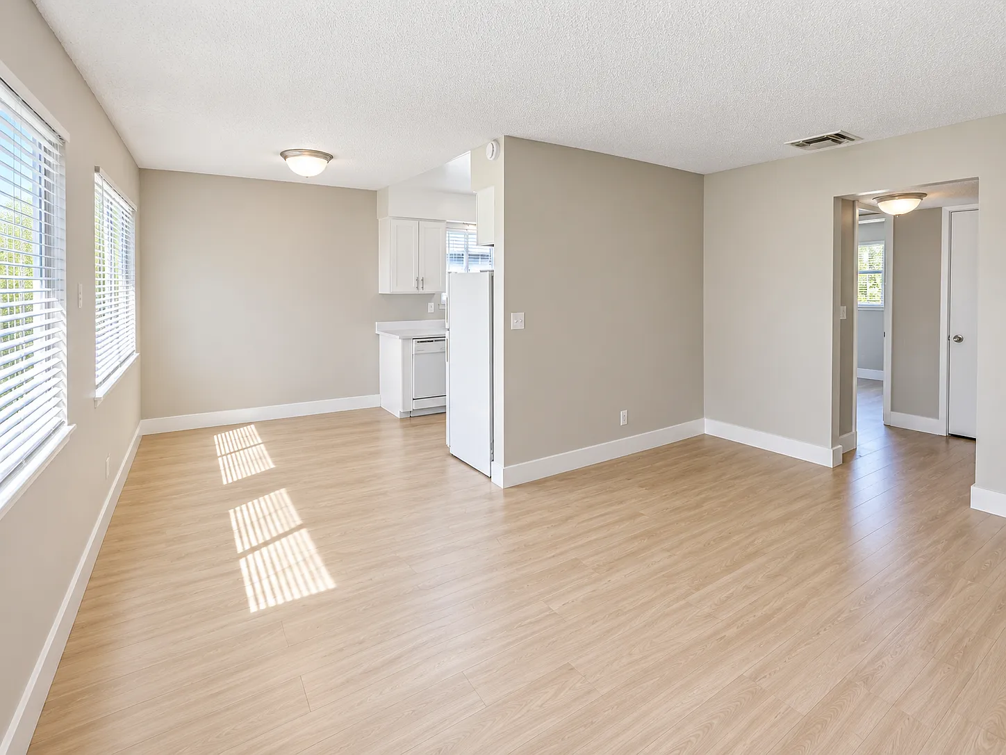 2 bed, 885 sqft, $1,545 — Photo 2