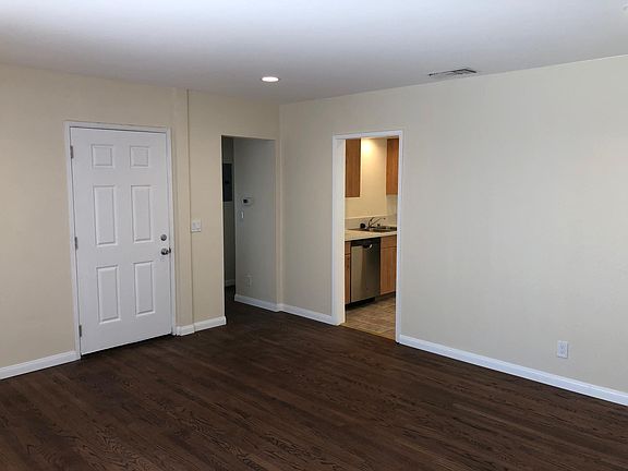 4th image of 639 S Wabash Ave