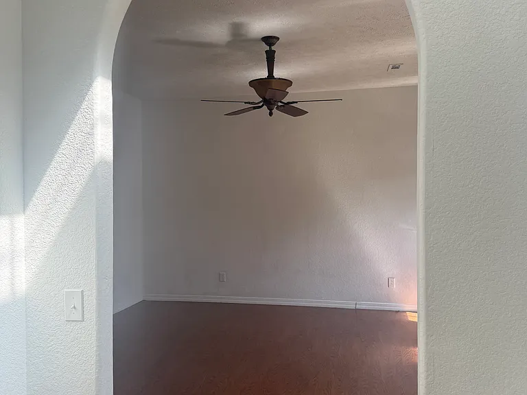19 Oak Creek Cir — Photo 44