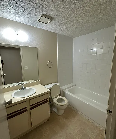 130 Sabal Ct #H — Photo 12