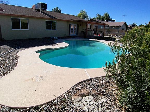 3rd image of 3220 W Julie Dr