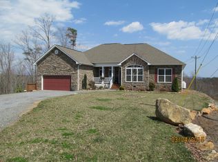 286 Red Brush Rd, Mount Airy, NC 27030