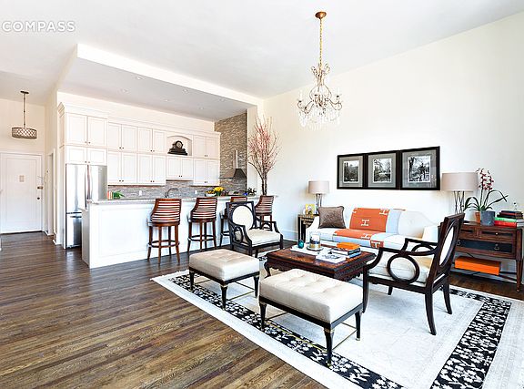 4th image of 54 W 74th St APT 306