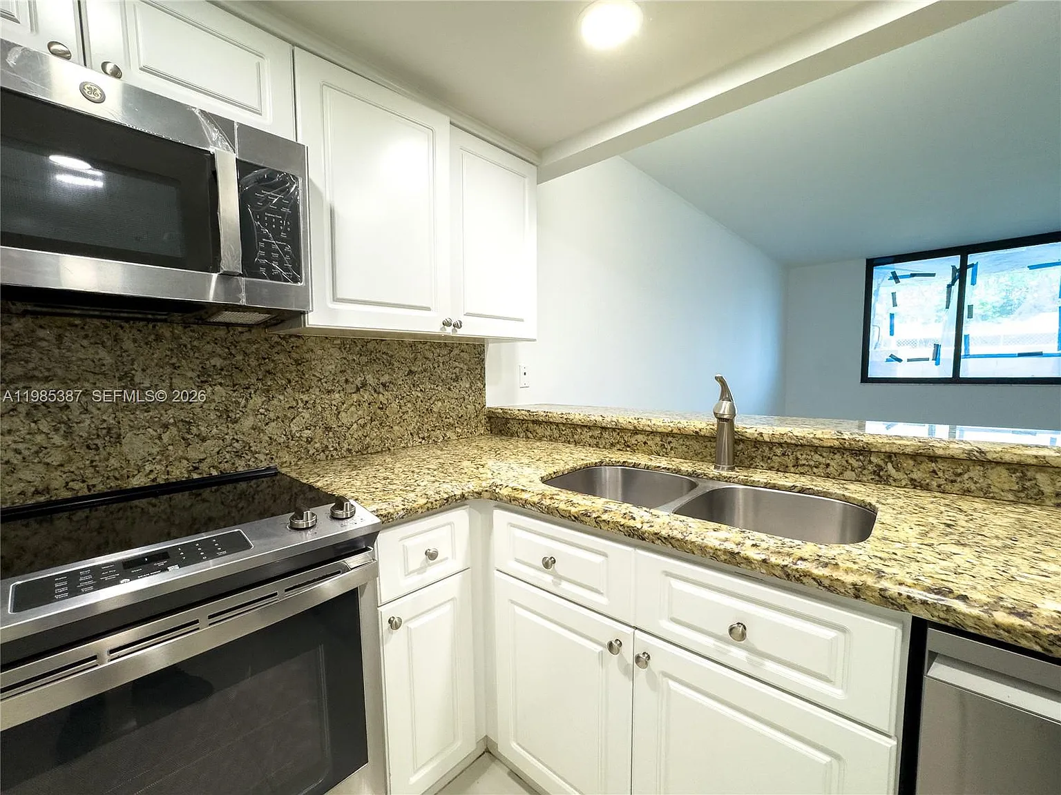 1 bed, 1.5 bath, 700 sqft, $2,600 — Photo 1