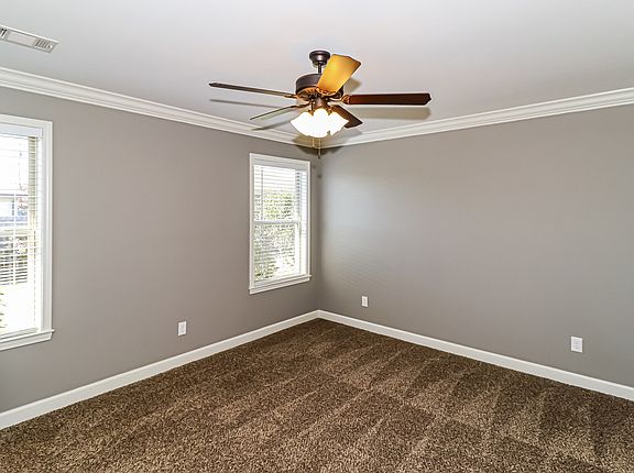 5th image of 303 Stone Creek Dr