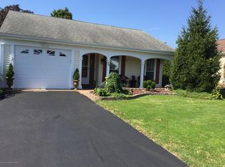 38 Greenwich Ave, Manchester, NJ 08759