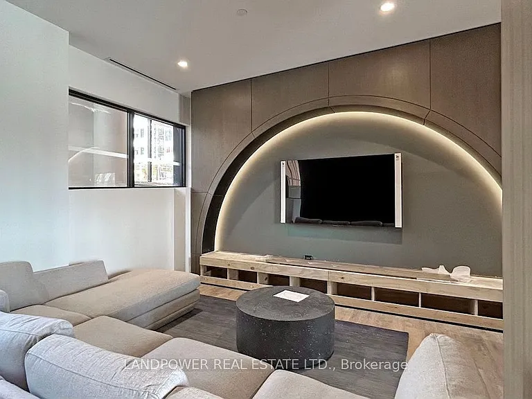 7950 Bathurst St #313 — Photo 23