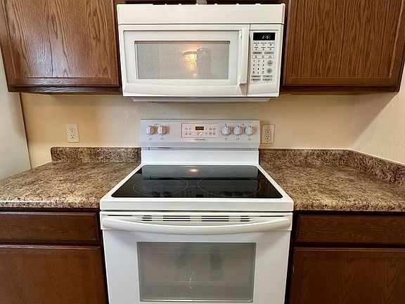 2nd image of 43 W Inglewood St #3