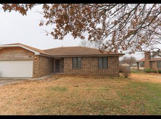 1030 W Tracy St, Springfield, MO 65807