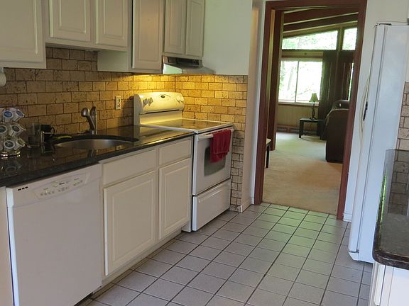 4th image of 23451 Cliffview Ct