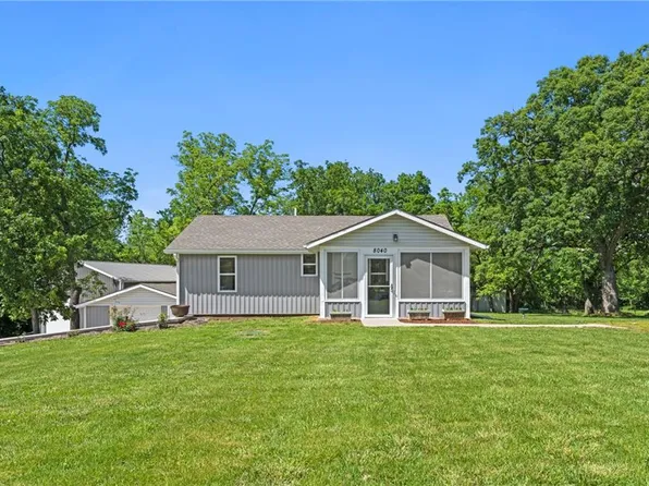 8040 W 303rd St, Louisburg, KS 66053