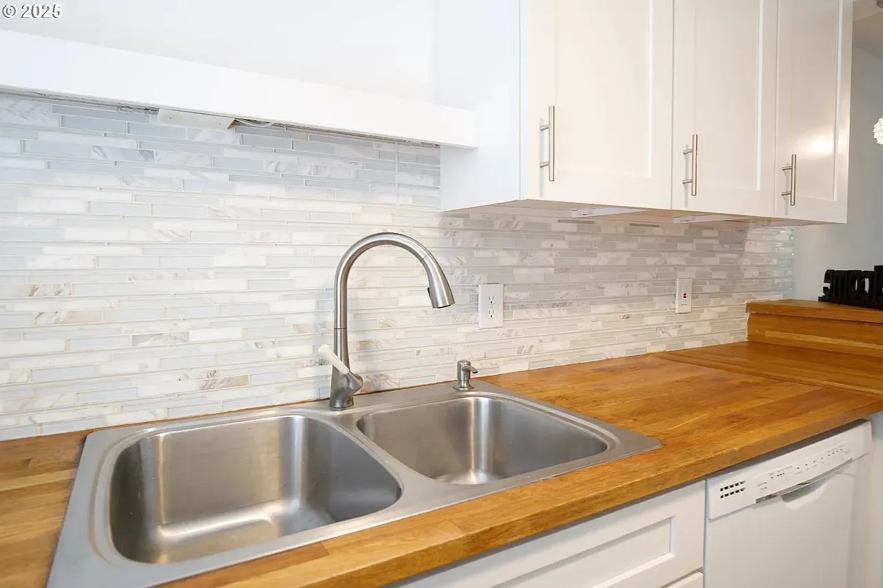 1 bed, 720 sqft, $1,600 — Photo 1