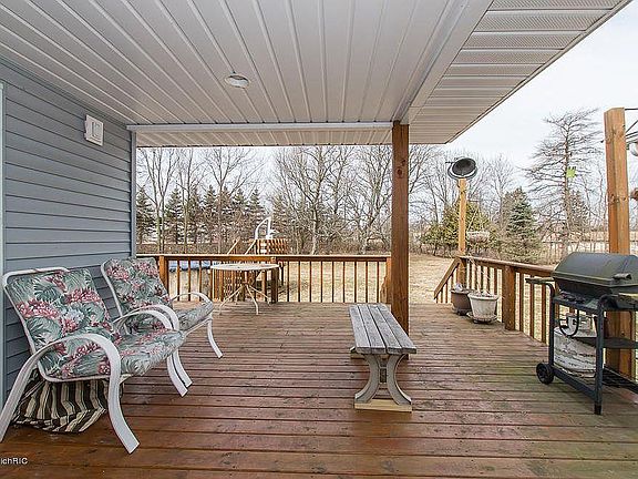 3rd image of 281 Lois Dr