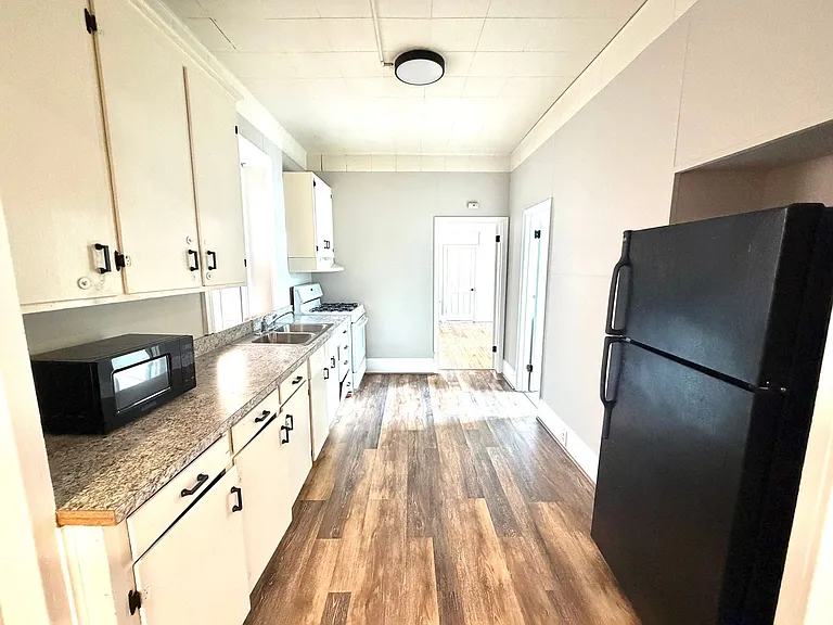 96 Main St — Photo 13