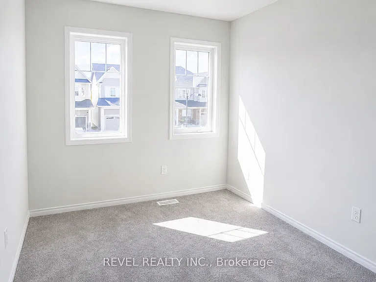62 Munro Cir — Photo 15
