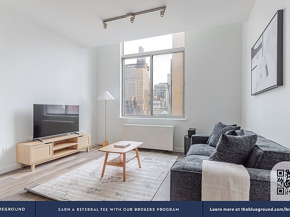 4th image of 556 3rd Ave APT 2503