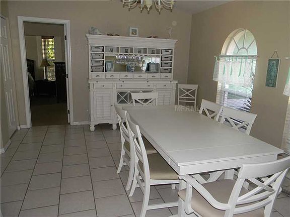 4th image of 4758 Wecoma Ave