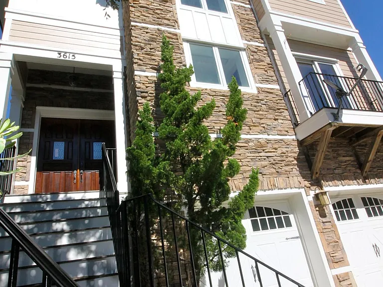 3615 Bayside Ave — Photo 2