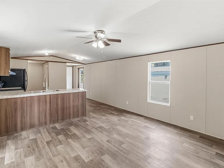 908 Turney Ln — Photo 11