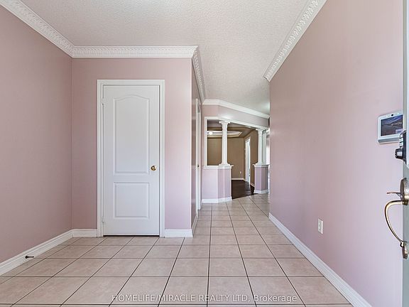 5th image of 62 Long Meadow Rd