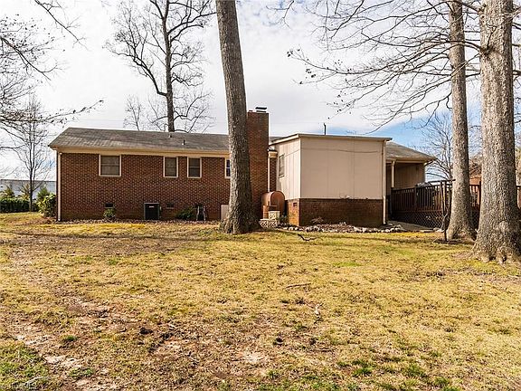 3rd image of 1507 Verdun Dr