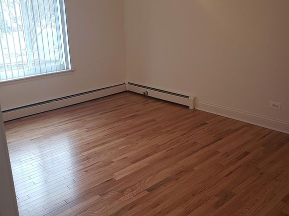 5th image of 7927 Woodridge Dr #207