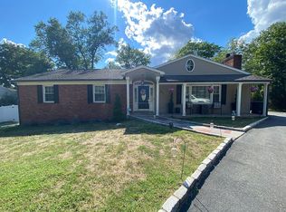 41 Ledge Rd, Wayne, NJ 07470