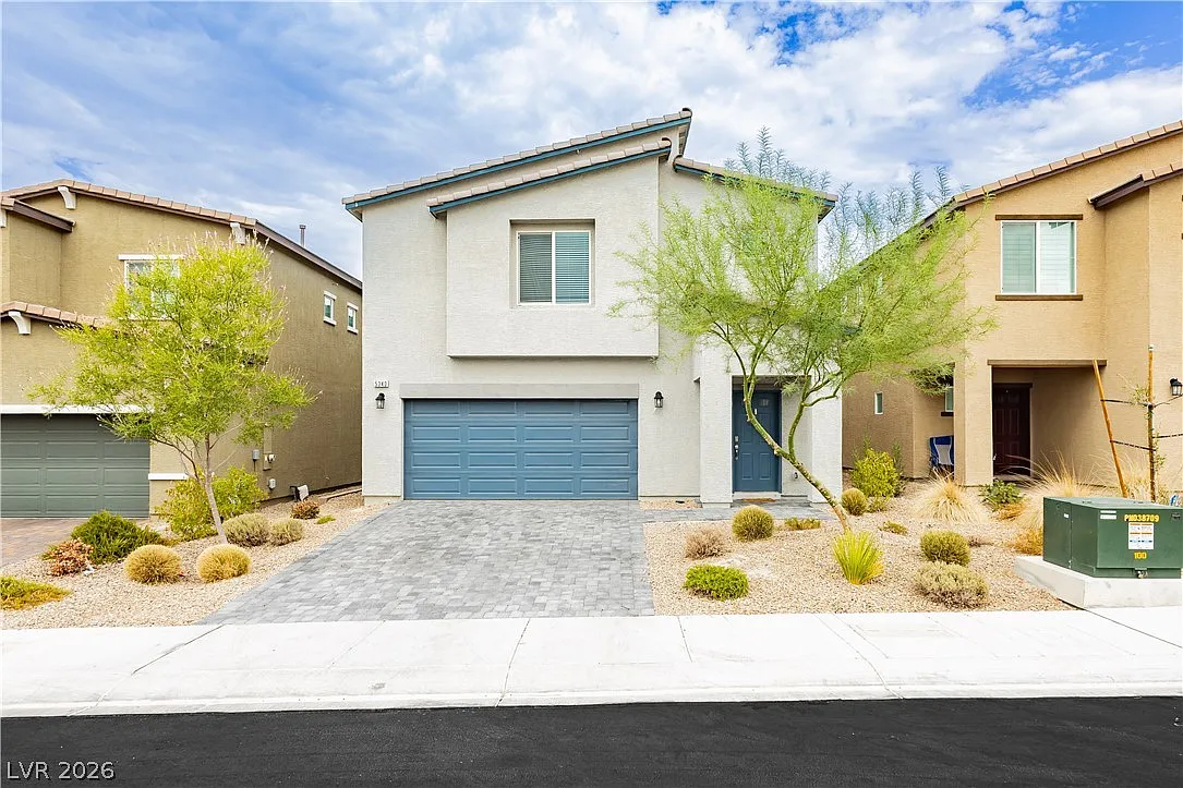 5 bed, 3.0 bath, 2988 sqft, $2,800 — Photo 1